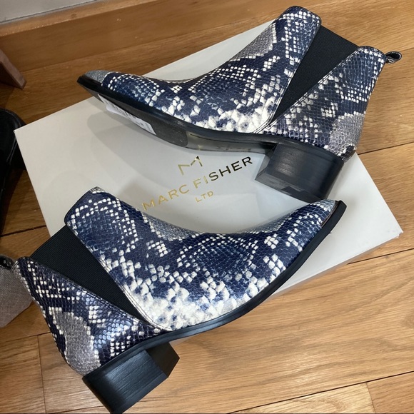 NWT Marc Fisher Ltd Edition Python Print Ankle Chelsea Boots 1” - Picture 2 of 2